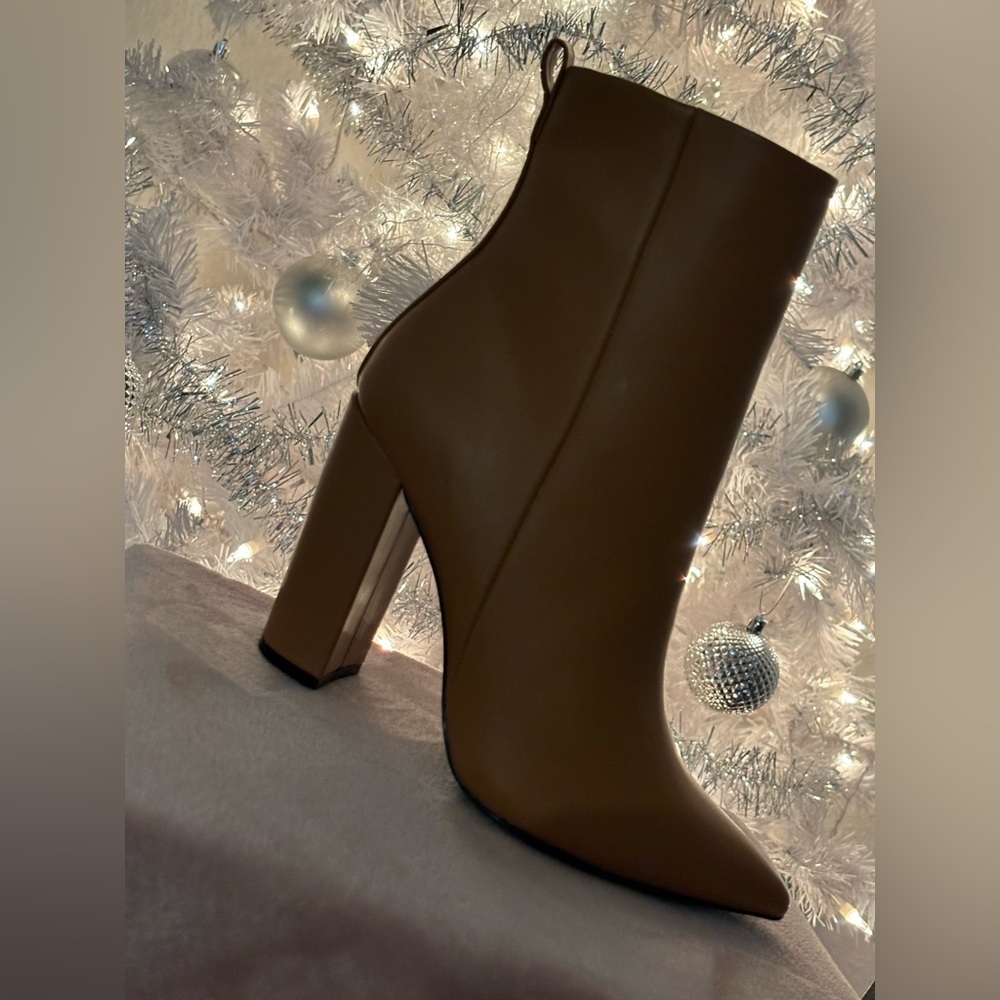 Brown heel boots